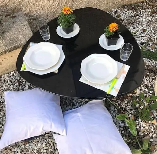 Proche Plages Juan Les Pins Petit Dans